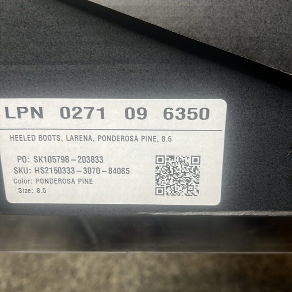 New in Box Larena Ponderosa Pine Block Heel Boot, 8.5 - Picture 5 of 7